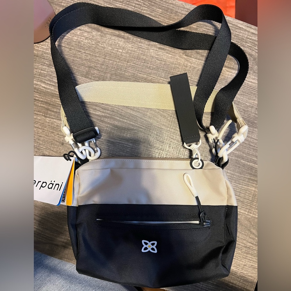 Sherpani NWT shoulder bag